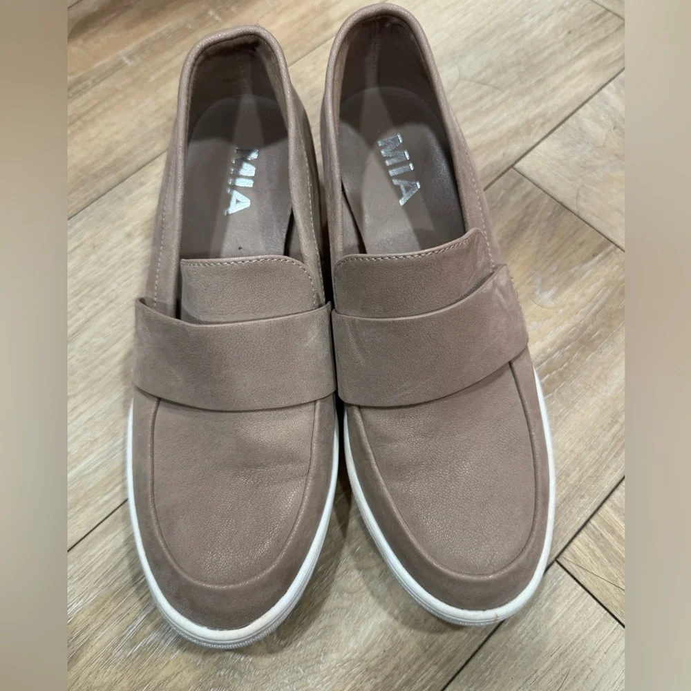 MIA‎ Women's Jena Platform Loafers, Tan, size 7M, worn 1x